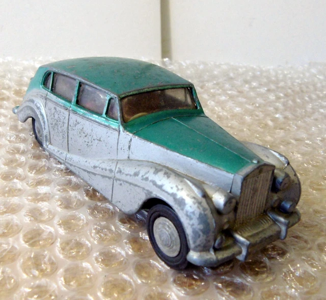 VINTAGE SPOT ON (Tri-Ang) Rolls Royce Silver Wraith *RESTORATION* 1/47 ...