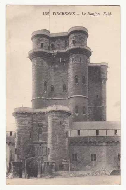 *** VINCENNES - Le Donjon *** SD - CPA 1968