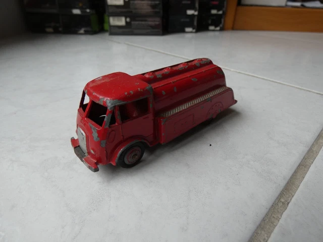 DINKY TOYS 25U FORD CISTERNE ESSO MODÈLE NEUF