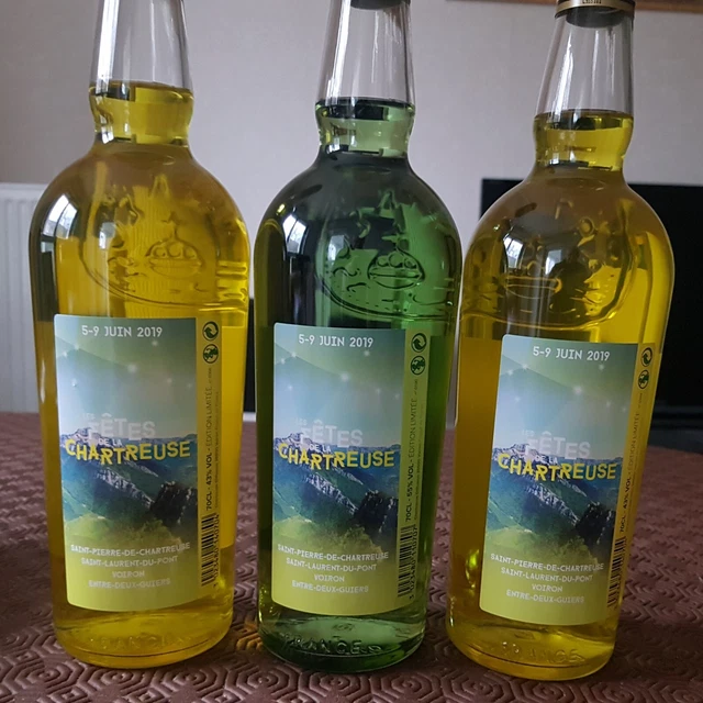 un lot de Fetes de la Chartreuse 2019 ( 2 Jaunes et 1 Verte)