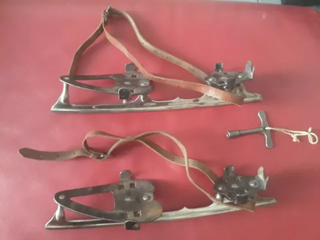 Ancienne Paire De Patin A Glace Deco Chalet Montagne E.engels remsheid