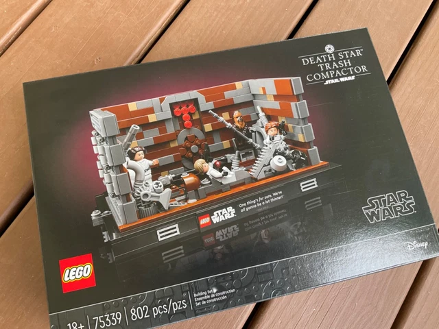 LEGO Star Wars 75339 Death Star Trash Compactor Diorama