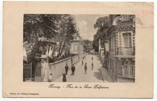 BERNAY - Eure - CPA 27 - la rue de la sous prefecture