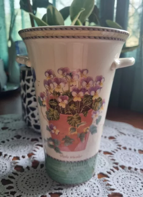 Wedgwood Sarah's Garden green vase made in England good preloved condition