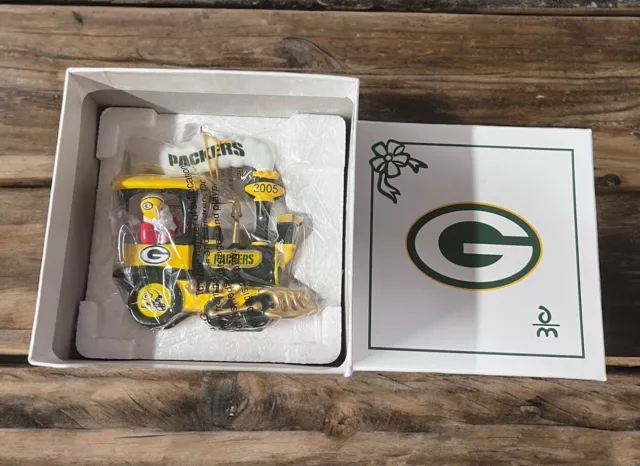 Danbury Mint NFL Green Bay Packers 2005 Holiday Express Train Christmas Ornament