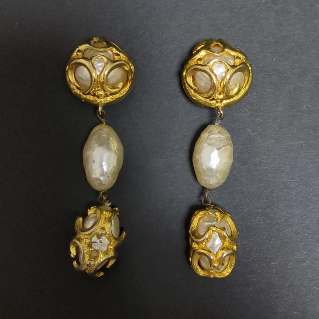 Salvatore Ferragamo｜JEWERLY (760125 696581) FERRAGAMO: Gancini metal earrings with synthetic pearls