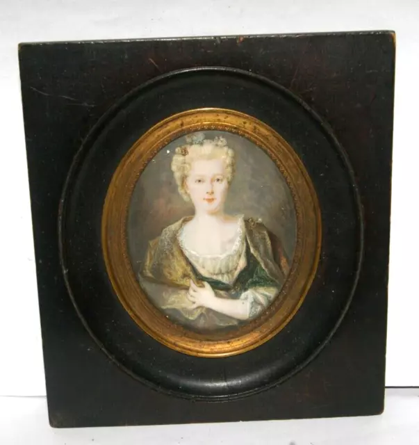 miniature portrait de jeune  femme  ancien