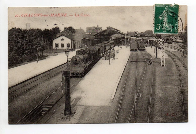 CHALONS Chalons en champagne Marne CPA 51 l'intérieur de la gare trains 10