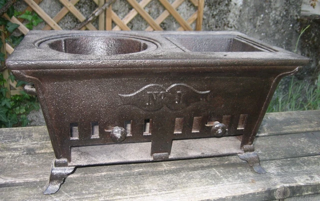 ANCIEN PETIT POELE fourneau à bois en fonte n°1 A Détourner Jardinière