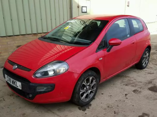 Fiat Punto Evo 3Dr 5 Vitesses 1,4 Revendeur Entretenu Vrai Excellent Toutes Pièces Disponibles