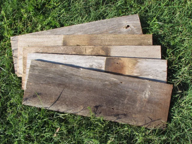 1 Fence Board 18" Reclaimed Old Fence Wood Boards - Weathered Barn Wood Planks