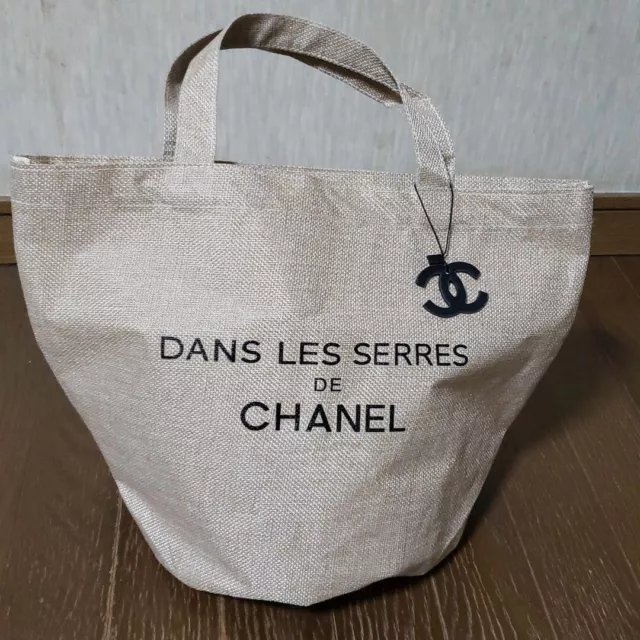 DANS LES SERRES DE CHANEL Tote Bag with Pendant GWP Gift Shopping Bag New