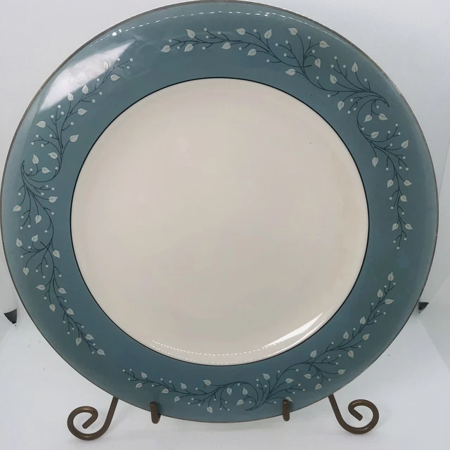 Vintage Syracuse China MINUET White & Blue Flowers 10 5/8" Dinner Plate ~