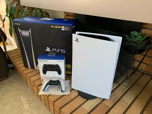 Console PS5 Digital occasion sous garantie + 2 DualSense neuves + housse