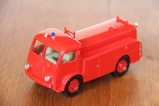 Miniature IXO N°16 – Berliet GLB 19 R Car De Commandement CRS, échelle 1/43, Neuf
