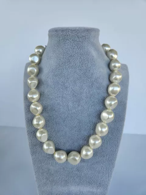 Stunning Chunky Huge Hammered Faux Pearl Statement 70s Off White Shimmer READ