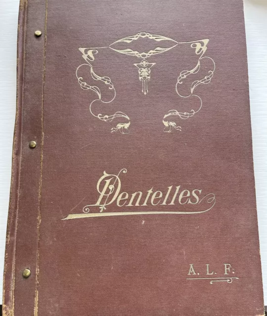 Catalogue De Plus De 100 Échantillons De Dentelles