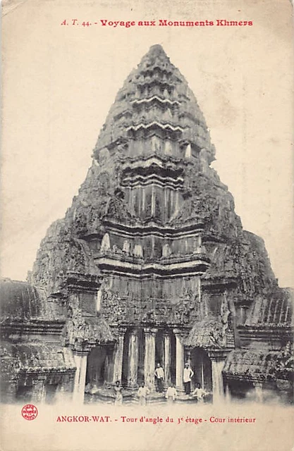Cambodia - Journey to the Khmer Monuments - ANGKOR VAT - 3rd floor corner tower