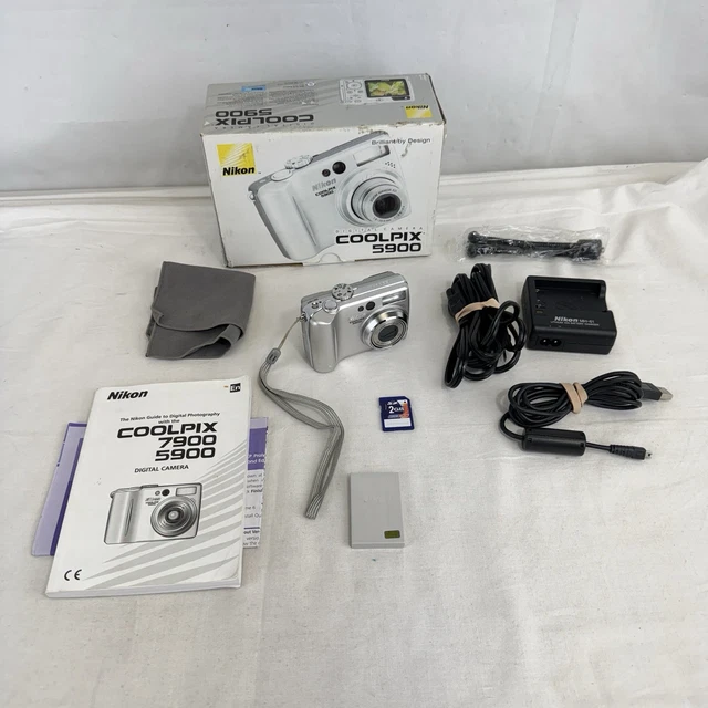NIKON COOLPIX 5900 5.1 MP Silver Digital Camera - TESTED