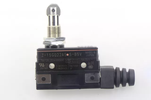 1PC New Omron Z-15GQ22A55-B5V Micro Switch