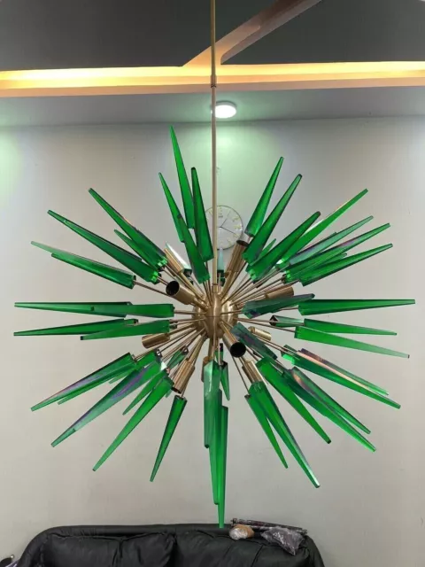 Lampadario moderno in ottone italiano Sputnik in vetro di Murano della metà...