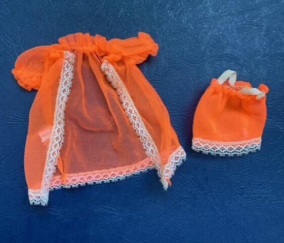 Lot De 2 Poupées Topper Dawn Vintage Années 70 Avec 4 Tenues Supplémentaires - Poupées Celluloïd