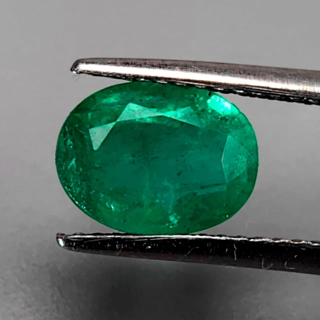 Émeraude Naturelle Colombie 3890 Carats - Certifiée EGL - Forme Brute Semi-Transparente - Vert Émeraude