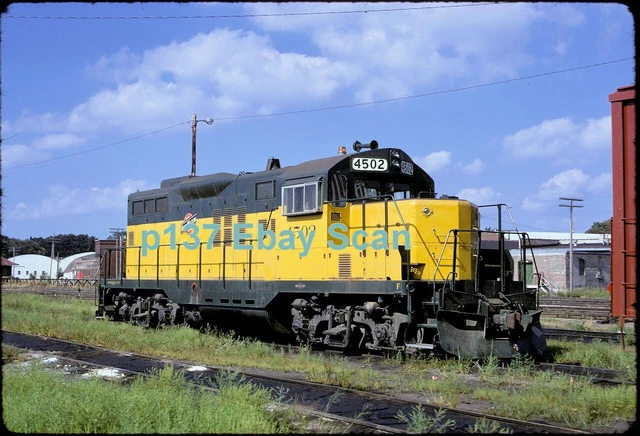 CNW Chicago & North Western GP-9m 4502 ORIGINAL 1973 Kodachrome Slide