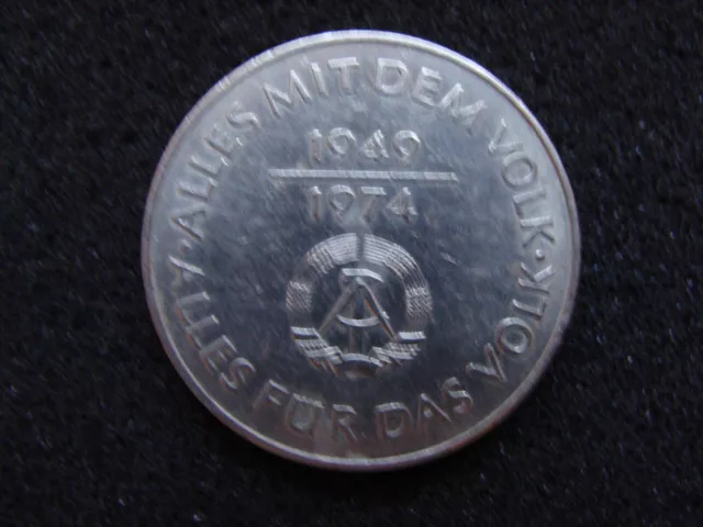 DDR 10 Mark Gedenkmünze,1974, 25. Jahrestag der DDR, Neusilber, guter Zustand 2