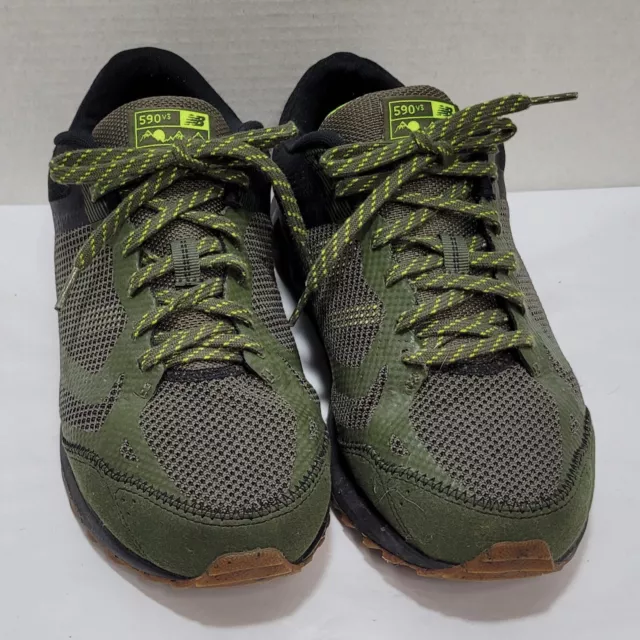 Zapatos New Balance MT590RG3 verdes para hombre talla 10 4E extra anchos