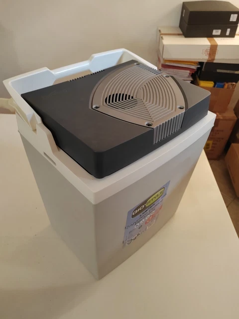 Frigorifero Mini Frigo Portatile Piccolo da Viaggio Elettrico 12V 220V Auto Casa