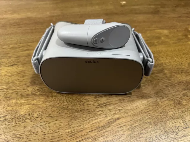 Oculus Go All-in-One 32GB VR (Virtual Reality) Headset Console and Controller