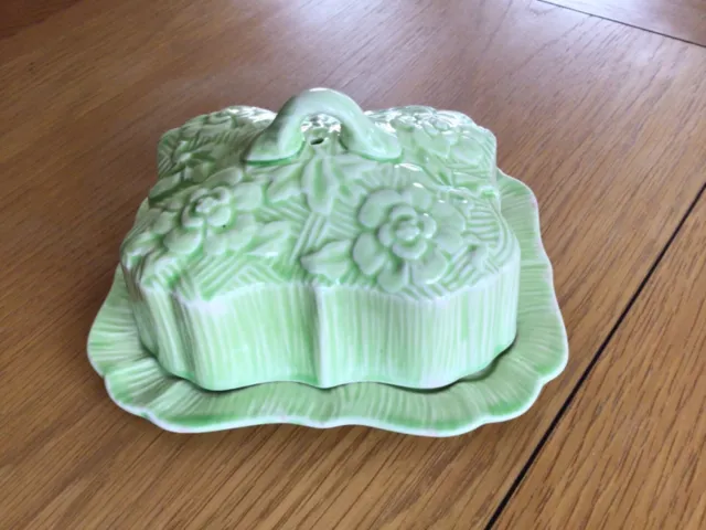 Pretty pale green butter/cheese dish.