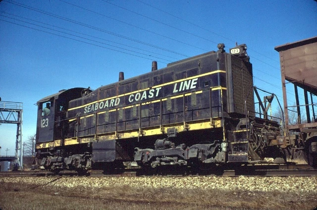 SCL 123 S-2r CHARLESTON SC (SEABOARD COAST LINE) ORIGINAL SLIDE 03-23-69 T20-6
