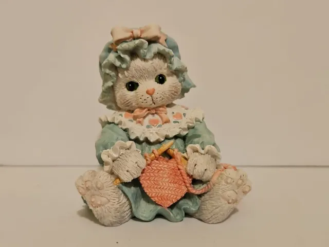 Calico Kittens "Friendship Mends The Heart" Knitting Kitty 1993