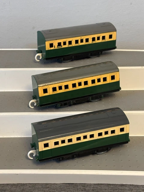 TOMY THOMAS THE Tank Engine Trackmaster - Express Coaches x3 £19.99 ...