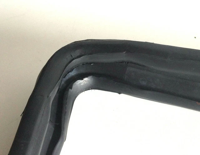 4-Piece Door Seal Rubber Kit For Toyota Hilux 4Runner LN106 LN107 LN85 RN106 YN106 RN85 YN85 – Front & Rear, Black