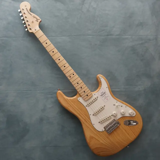 Fender Made in Japan Traditional 70s Stratocaster Maple Fingerboard Natural