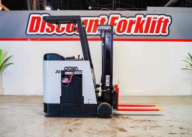 Crown 3,000 LB Electric Stand-up Docker Counter Balanced Forklift #5039