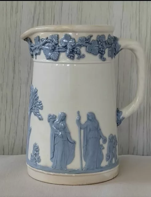 ANTIQUE Wedgwood Queensware Jug Pitcher - Blue on Cream Color Grapes. GORGEOUS 2