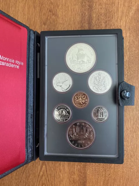 Canada 1979 Royal Canadian Mint Double Dollar Coin Set in Original Leather Case