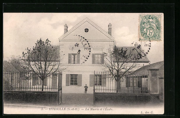 CPA Itteville, La Mairie et l´École