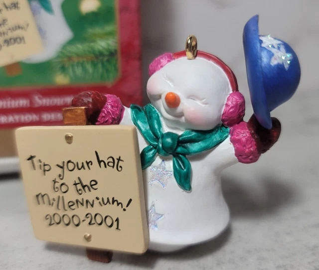 Hallmark Millennium Snowma'am Snowman Christmas Ornament 2000 MINT in Box NEW