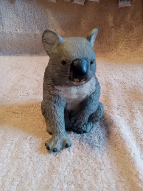 Vtg  Royal Heritage Porcelain Koala  Bear Figurine Australian Sculpture Gray