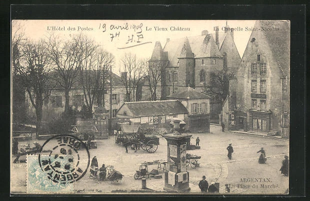 CPA Argentan, La Place du Marche, L'Hotel des Postes, Le Vieux Chateau
