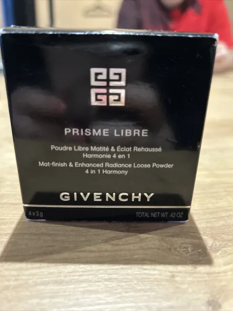 Givenchy Prisme Poudre Libre Matite Et Eclat Rehausse Harmonie 4 En 1