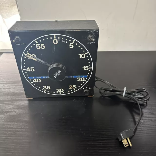 Temporizador de cuarto oscuro GraLab modelo 300 funciona bien, mantiene el tiempo. Gra Lab