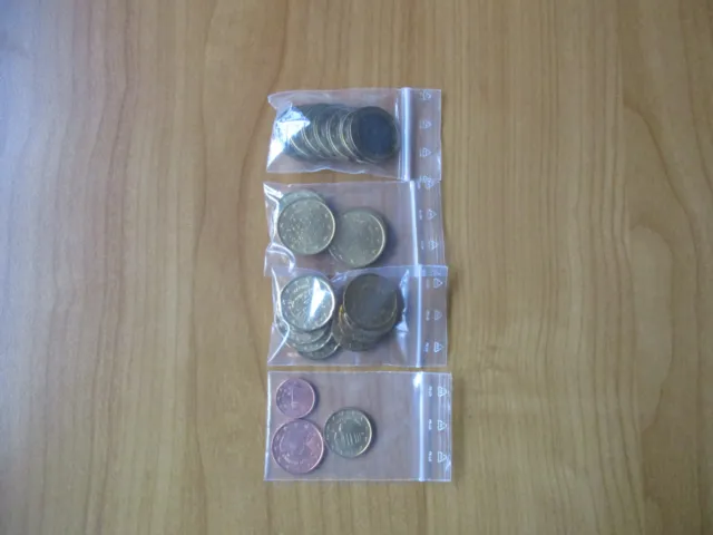 Insgesamt 24-Stück EURO Münzen aus San Marino alle NEU und unziurk s Text und Bi