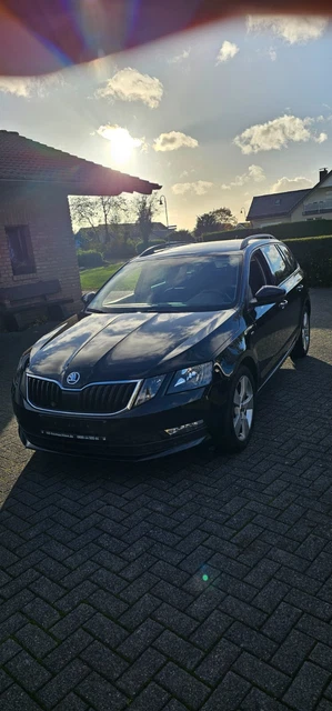 Skoda Octavia Kombi 1.6 TDI 'Clever' Automatik Skoda Octavia Kombi 1.6 TDI 'Clever' Automatik