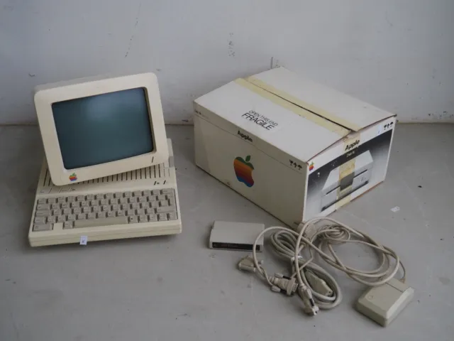 Vintage Apple IIC 2C Computer Desktop PC Disk Mouse Keyboard Box